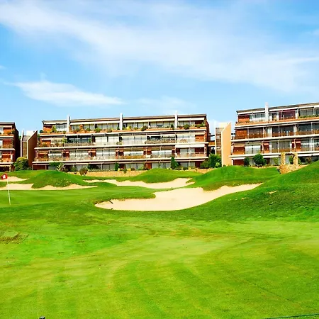 On Golf Course Near Sandy Beaches Tatil Evi *